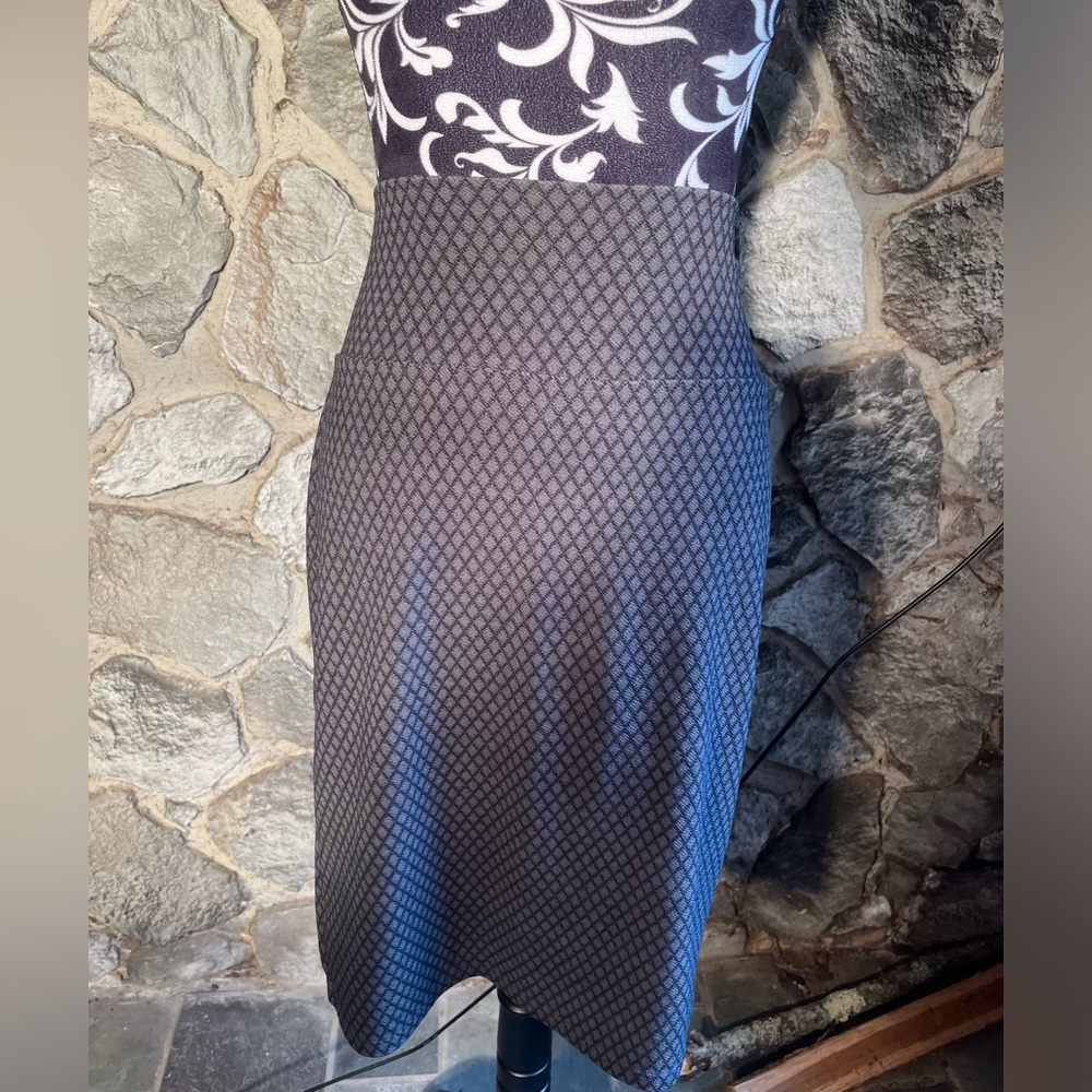 LulaRoe Gray & Black Pencil Skirt XL